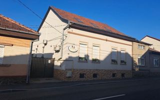 Casa in centrul orasului S+P+M Piata Mare - Poză 1