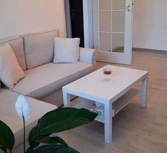 AP. 2 CAMERE TEI, BLOC REABILITAT, BUCATARIE INCHISA, MOBILAT MODERN - Poză 2