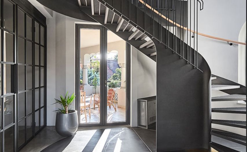 Casa Trei | Arhitectură neoclasică reinterpretată contemporan - Poză 2