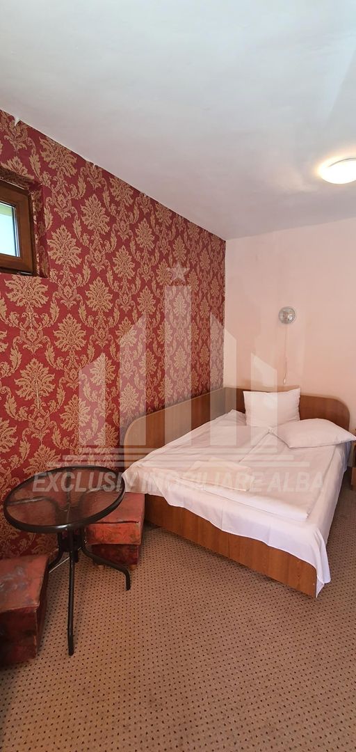 Cazare la pensiune in Centru - Poză 4