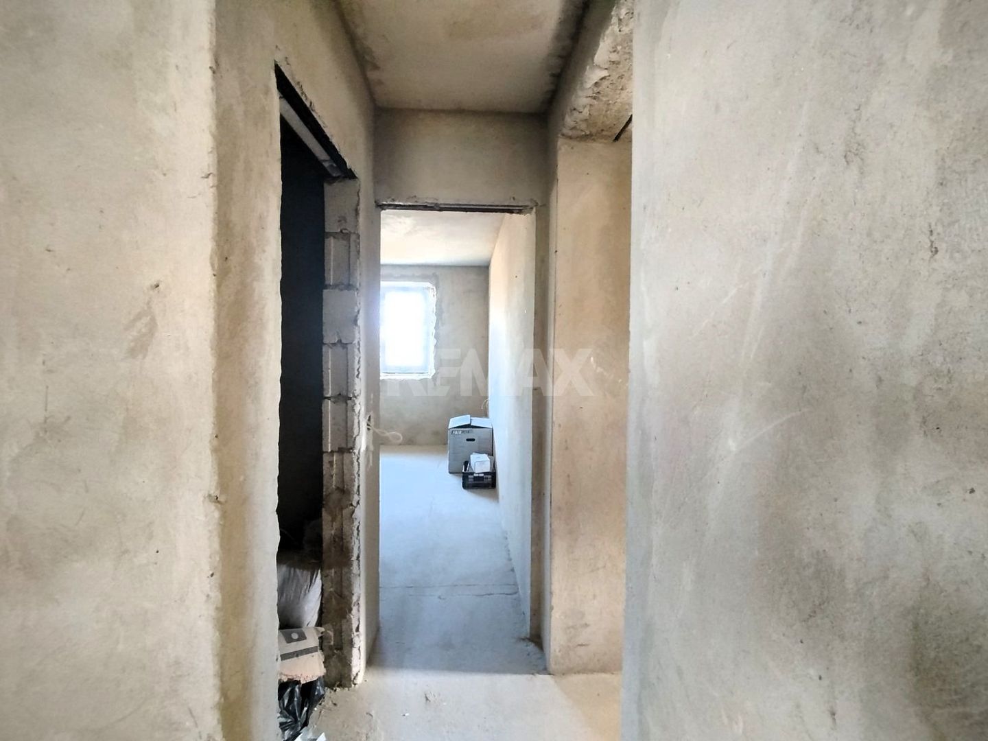 CASĂ CU 2 NIVELE – 136 m² | 4 DORMITOARE | 7 ARI ANENII NOI - Poză 8