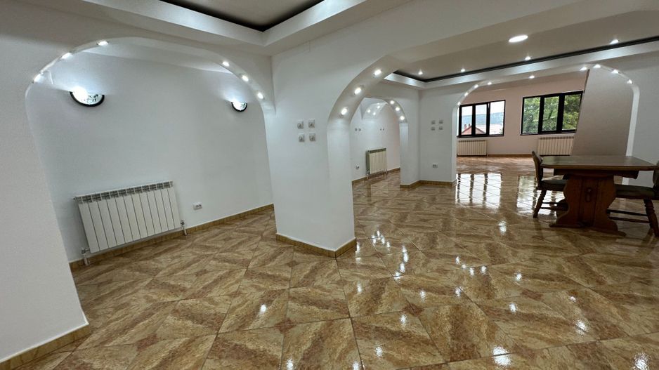 Vilă tip duplex, modernizată 2023,  teren 913 mp, zona Cartier; - Poză 4