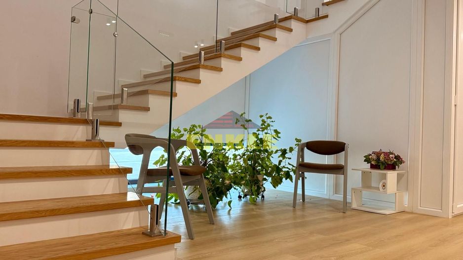 Apartament de lux, 5 minute de Botoșani, 109 mp utili+terasă si curte - Poză 1