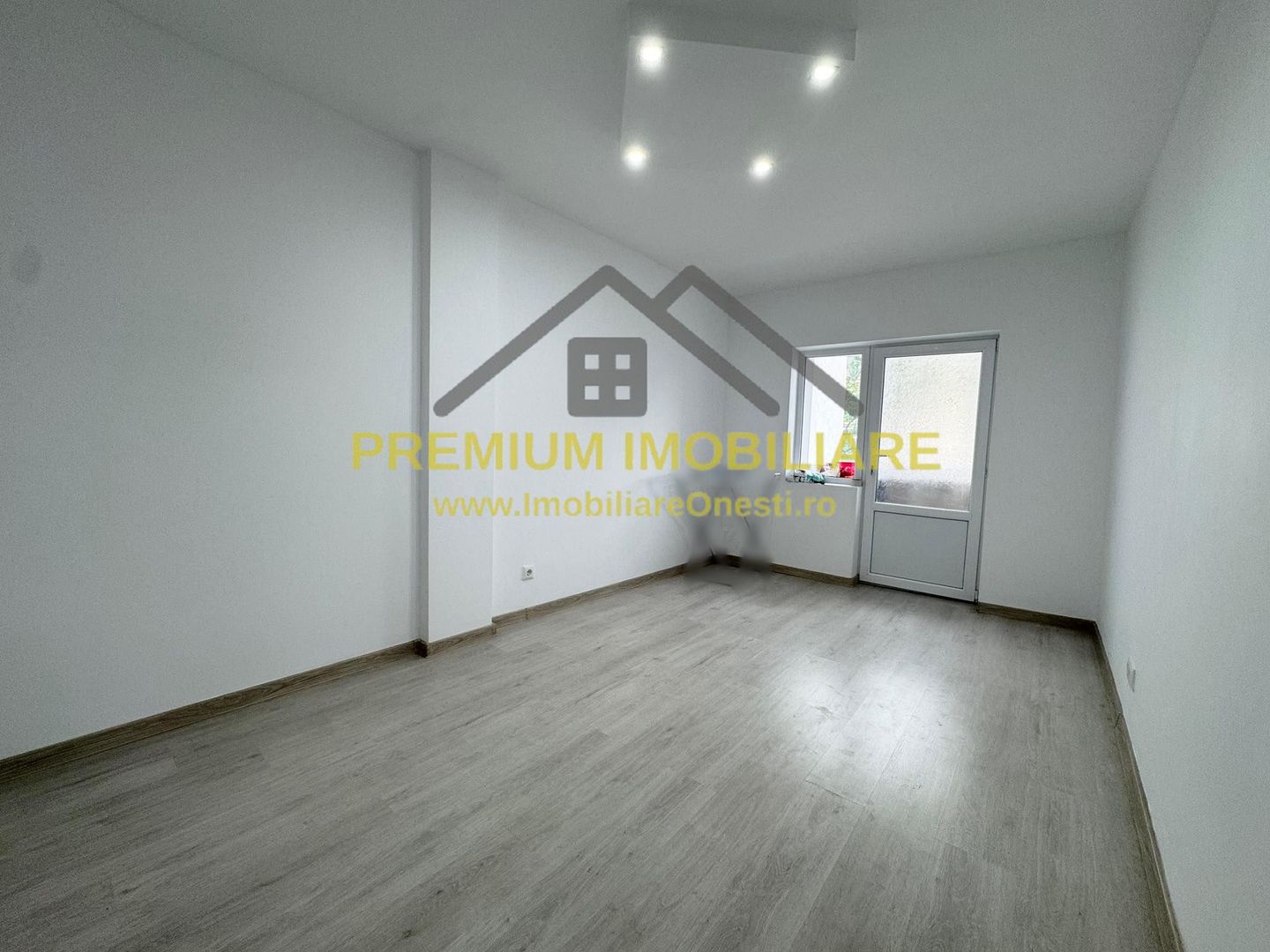 Apartament 2 Camere - Decomandat - Etaj 1 - Poză 2