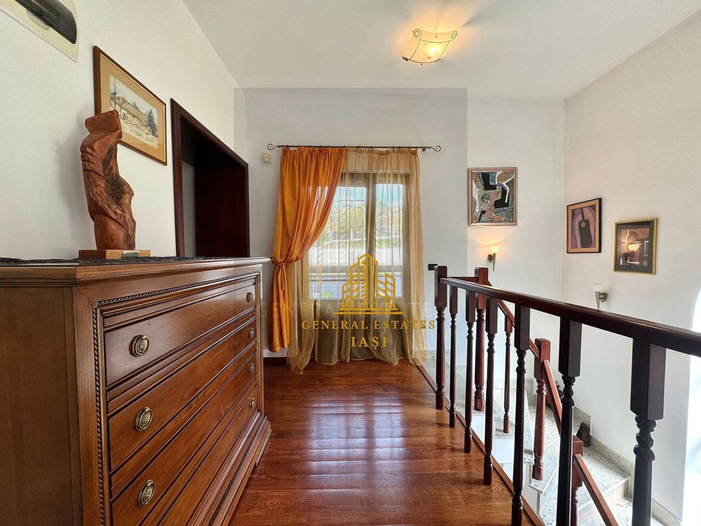 Vânzare Casă în Bucium cu Priveliște Panoramică - Poză 10