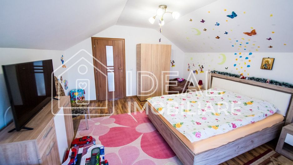 Casa Individuala cu 8 camere si 430 mp de curte, zona Calea Poplacii - Poză 8