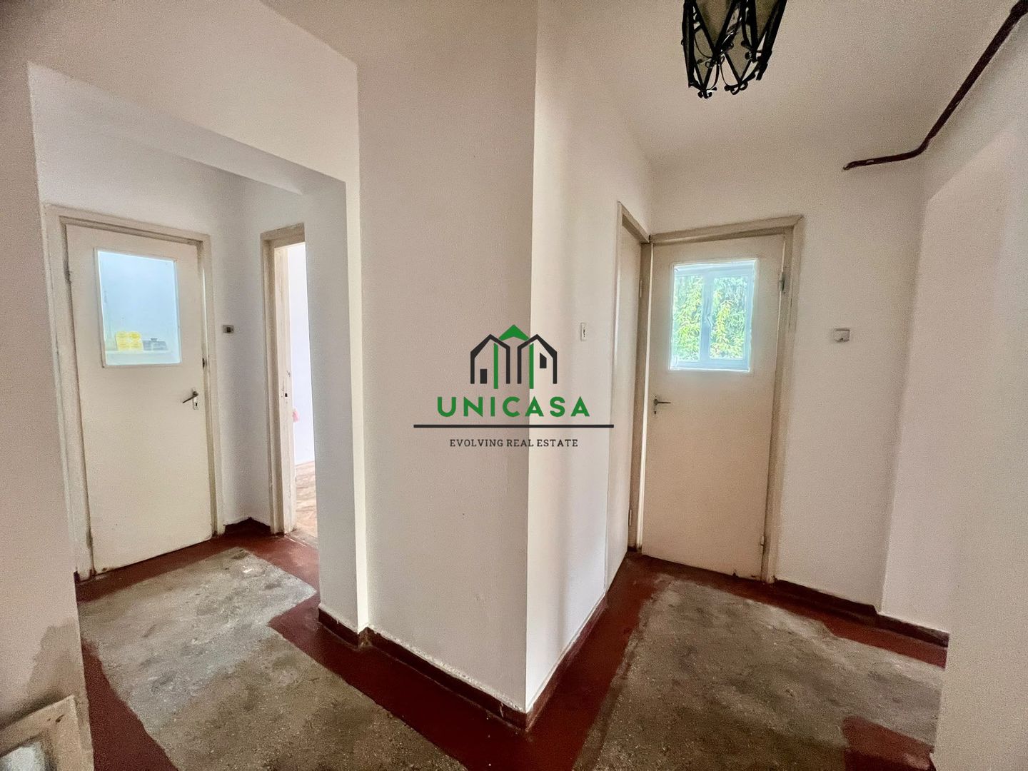 Apartament 4 camere, decomandat/Etaj 4/4 ,Zona Nord - Poză 1