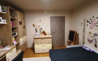 Apartament 4 camere, etaj 2, boxa, garaj - zona Steaua - Poză 8