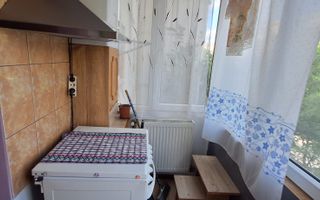 APARTAMENT DE VANZARE ETAJ 2/4 DECOMANDAT ZONA 1 MAI - Poză 7
