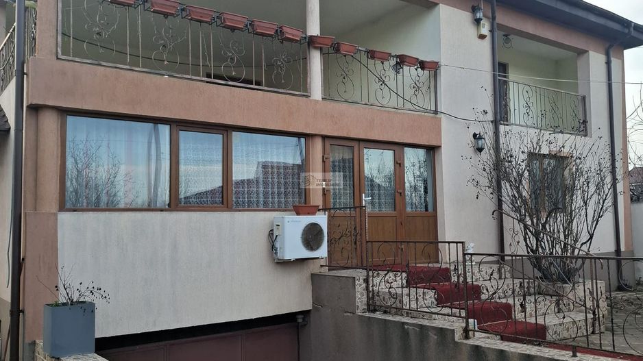 Casa/vila de vanzare in Garoafa /Vrancea - Poză 1