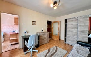 Garsoniera decomandata, 28mp, etaj intermediar, zona Piata Zorilor - Poză 2