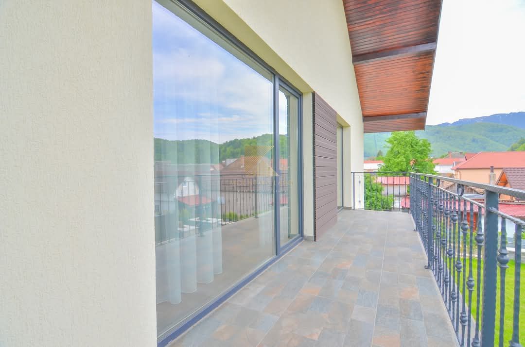 Casa noua tip duplex, 2 dormitoare cu 2 bai, curte, Sacele, PETFRIENDL - Poză 14