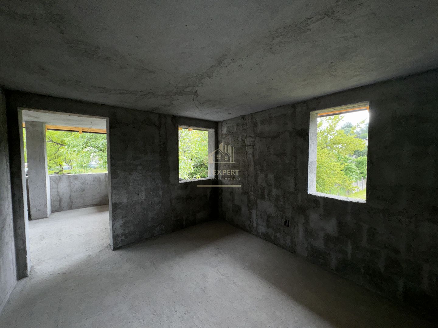 VILA 5 CAMERE, ZONA ULTRA CENTRALA, CAMPULUNG MUSCEL, TEREN 500 MP - Poză 6