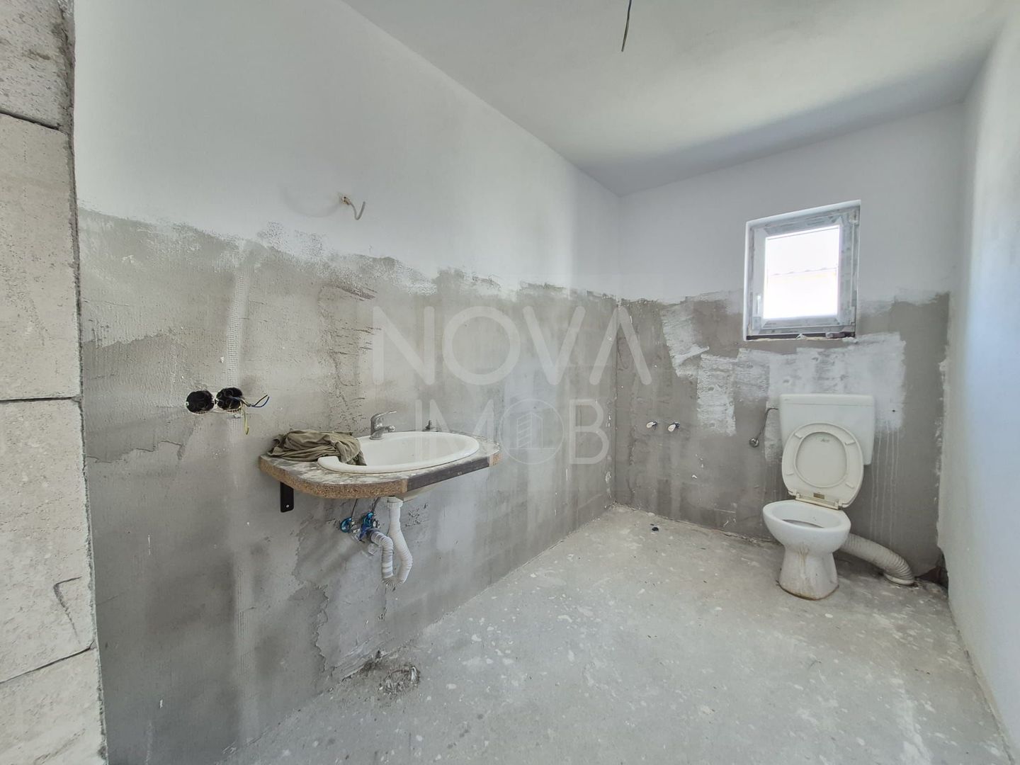 Apartament cu 3 camere, parter, Turnisor - Poză 3