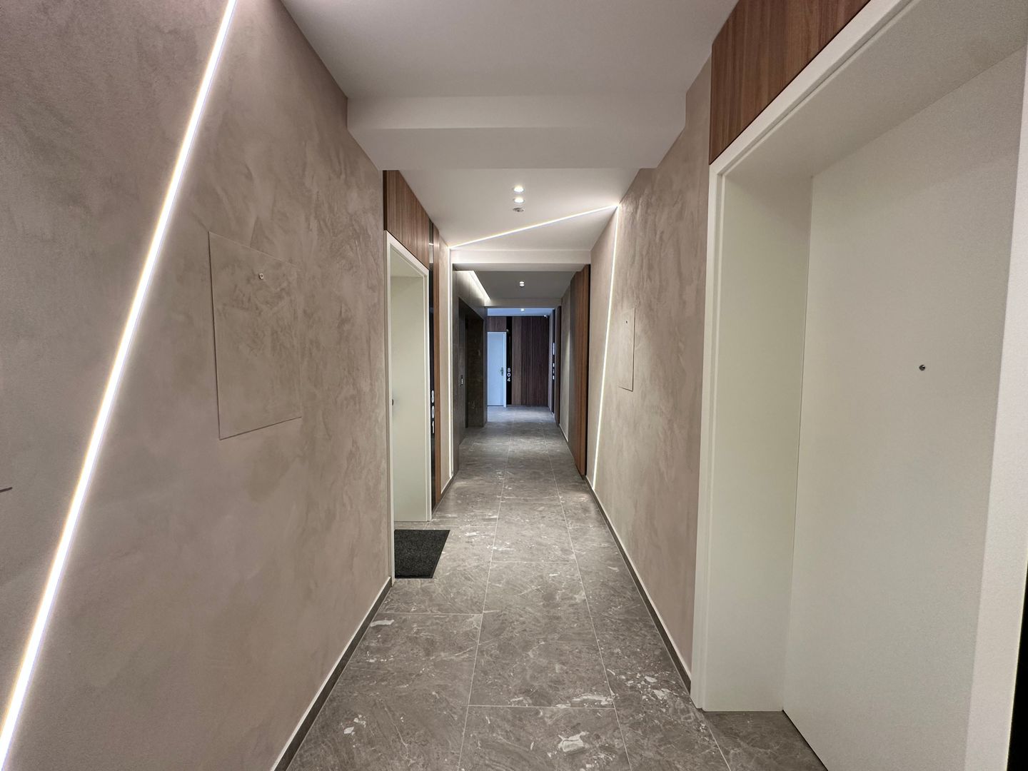 Apartament cu 2 camere de închiriat Kasper– Coresi - Prima închiriere - Poză 16