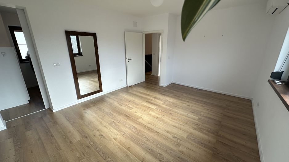 Casa deosebita intr-un cartier privat cu bariera - Poză 35