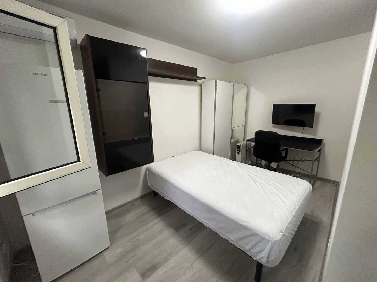 Garsoniera Vitan Mobilata/ Utilata - Poză 1