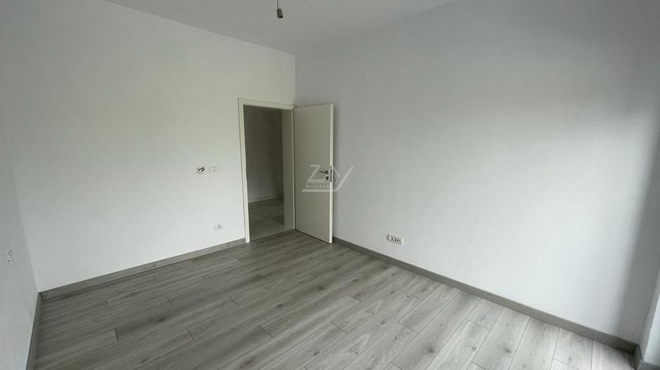 COMISION 0! Duplex finalizat cu 5 camere si 3 bai. Panouri fotovoltaice. - Poză 12