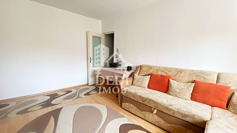 Apartament 3 camere de vânzare in zona Rogerius, Oradea - Poză 2