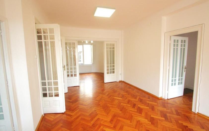 Inchiriere apartament de 4 camere - Poză 1