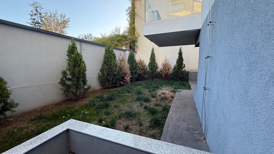 Apartament 4 Camere de Vanzare - Poză 22
