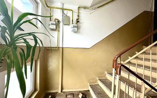 Apartament cu 3 camere de vânzare - Poză 17