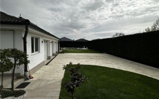 Vila lux cu piscina Sanmartin - Poză 21