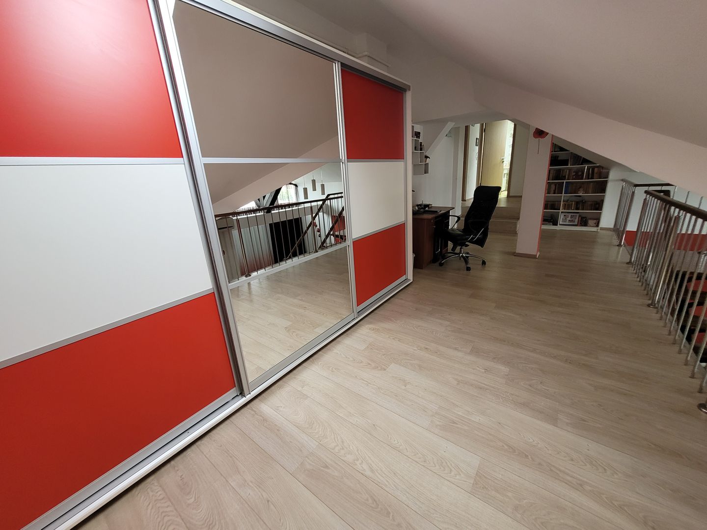 🏡Apartament pe 2 nivele, mobilat si utilat, ocupabil imediat. Lift.✨ - Poză 13