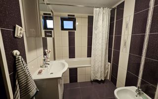 Casă spațioasă și confortabilă cu 5 camere - Sector 3 - Poză 13