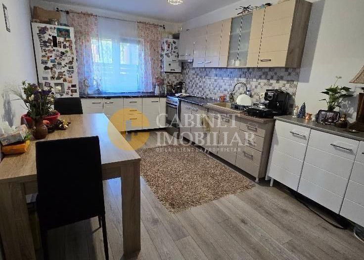 Casa tip duplex - constructie proprie - la asfalt - Poză 2