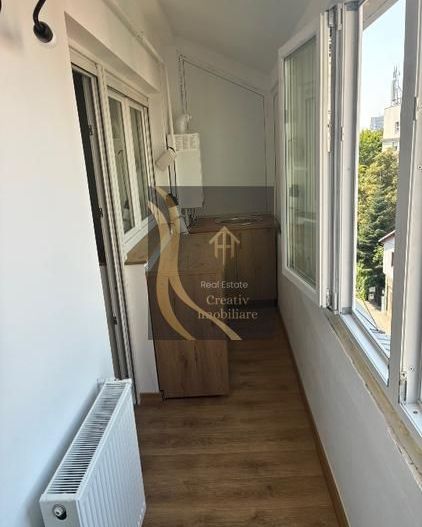 Vând apartament deosebit, zonă ultracentrală, renovat deosebit - Poză 14