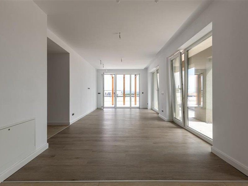 Vindem penthouse 4 camere FINALIZAT zona Coresi - Avantgarden - Poză 2