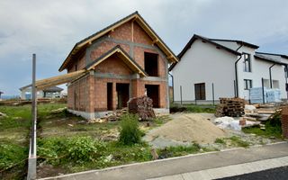 Casa noua oportunitate investitie sau locuinta - se vinde la ROSU - Poză 1