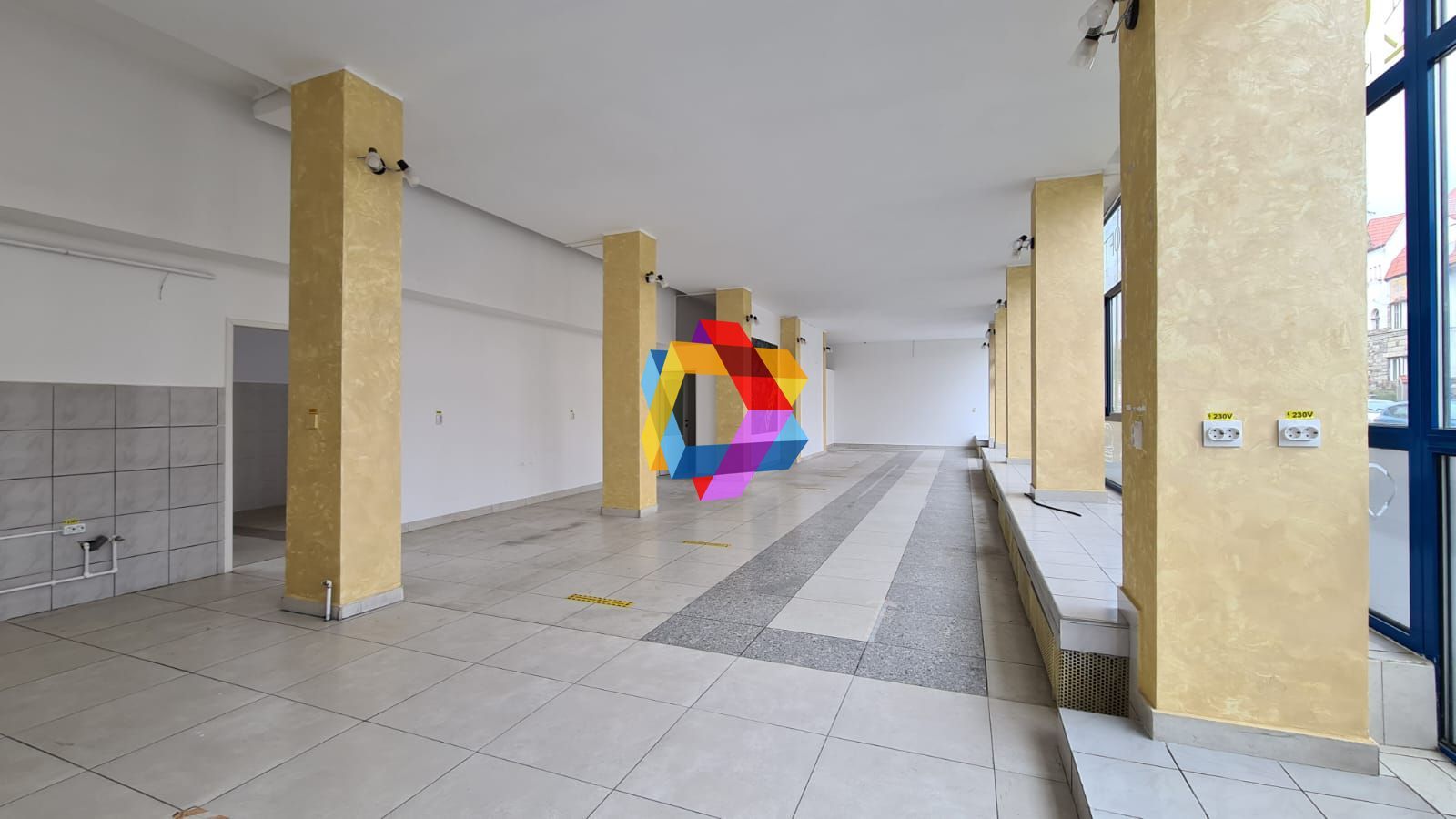 Spatiu comercial zona centrala cu vad - 180 mp - Poză 2