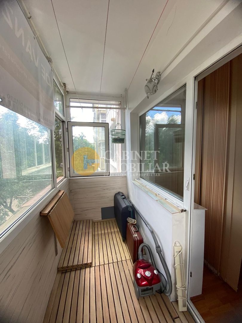 Galata - 2 Camere Decomndat - Etaj 2 - Bloc 1980 - Poză 7