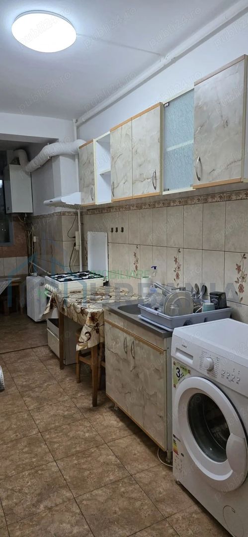 Inchiriez apartament 3 camere decomandat - Poză 2