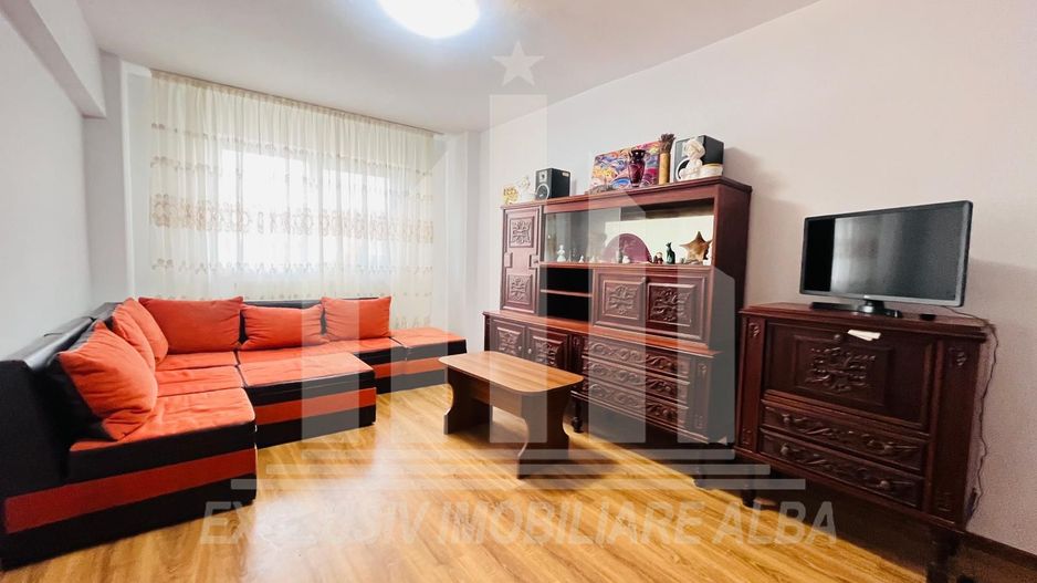 Vanzare apartament 2 camere decomandate, zona buna Cetate - Poză 2