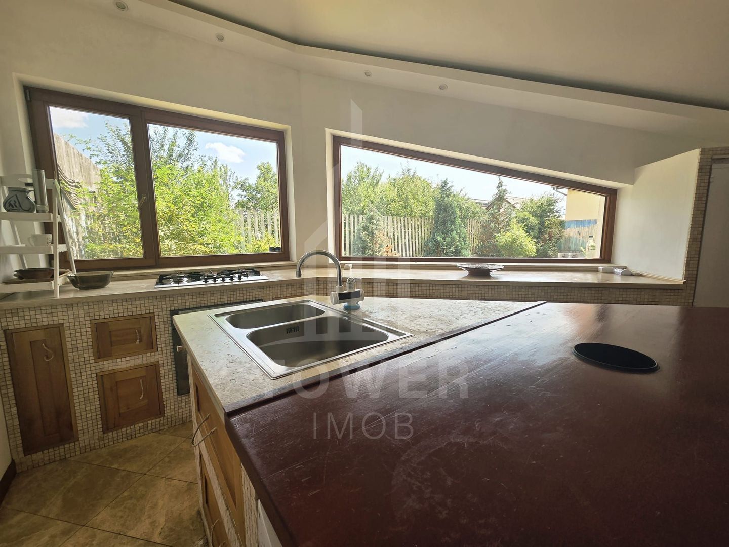 Casă individuală de închiriat - Poză 2