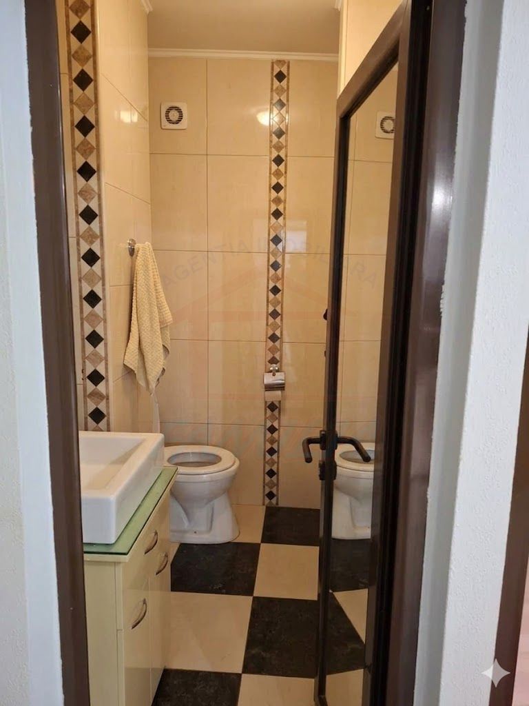 Vanzare apartament cu 3 camere Str. Domneasca, 104 mp, etaj 1. - Poză 5
