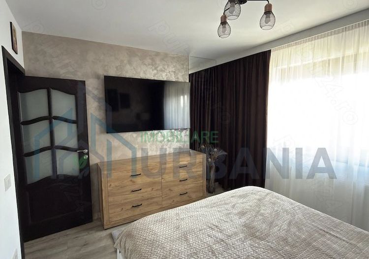 Vând apartament cu 3 camere - Poză 7