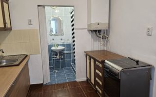 Apartament cu 2 camere de vânzare  la casa in curte comuna - Poză 6