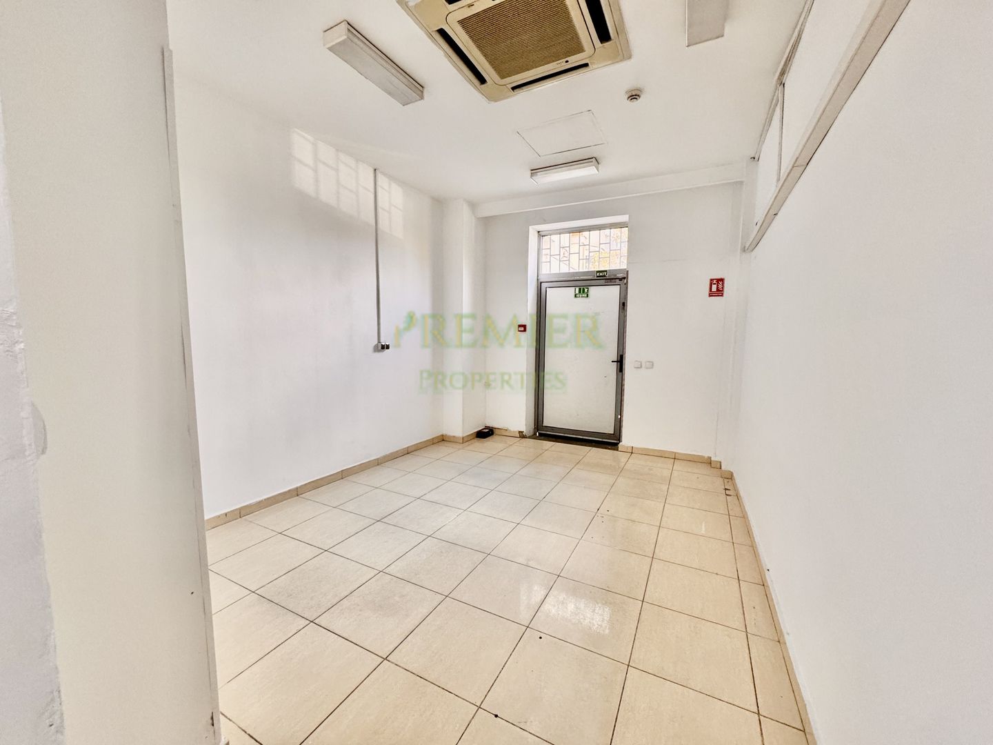 SPATIU 240 MP | 140 PARTER+100 SUBSOL | TRAFIC | VITRINA MARE | FARA HORECA | - Poză 7