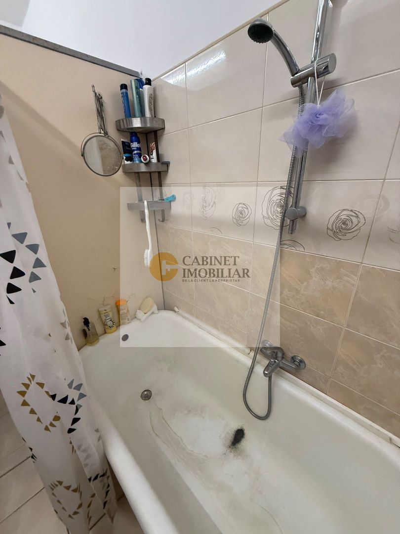 4 camere + vestibul I Parter I Romana - Poză 12
