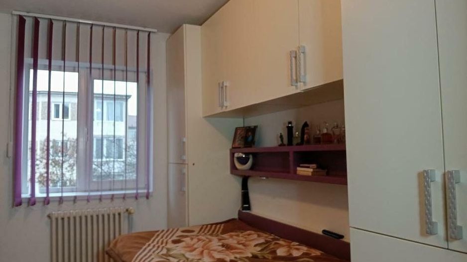Apartament 3 camere Dacia cu centrala - Poză 7