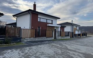 Casa la cheie I Decomandata I Selimbar - Poză 2