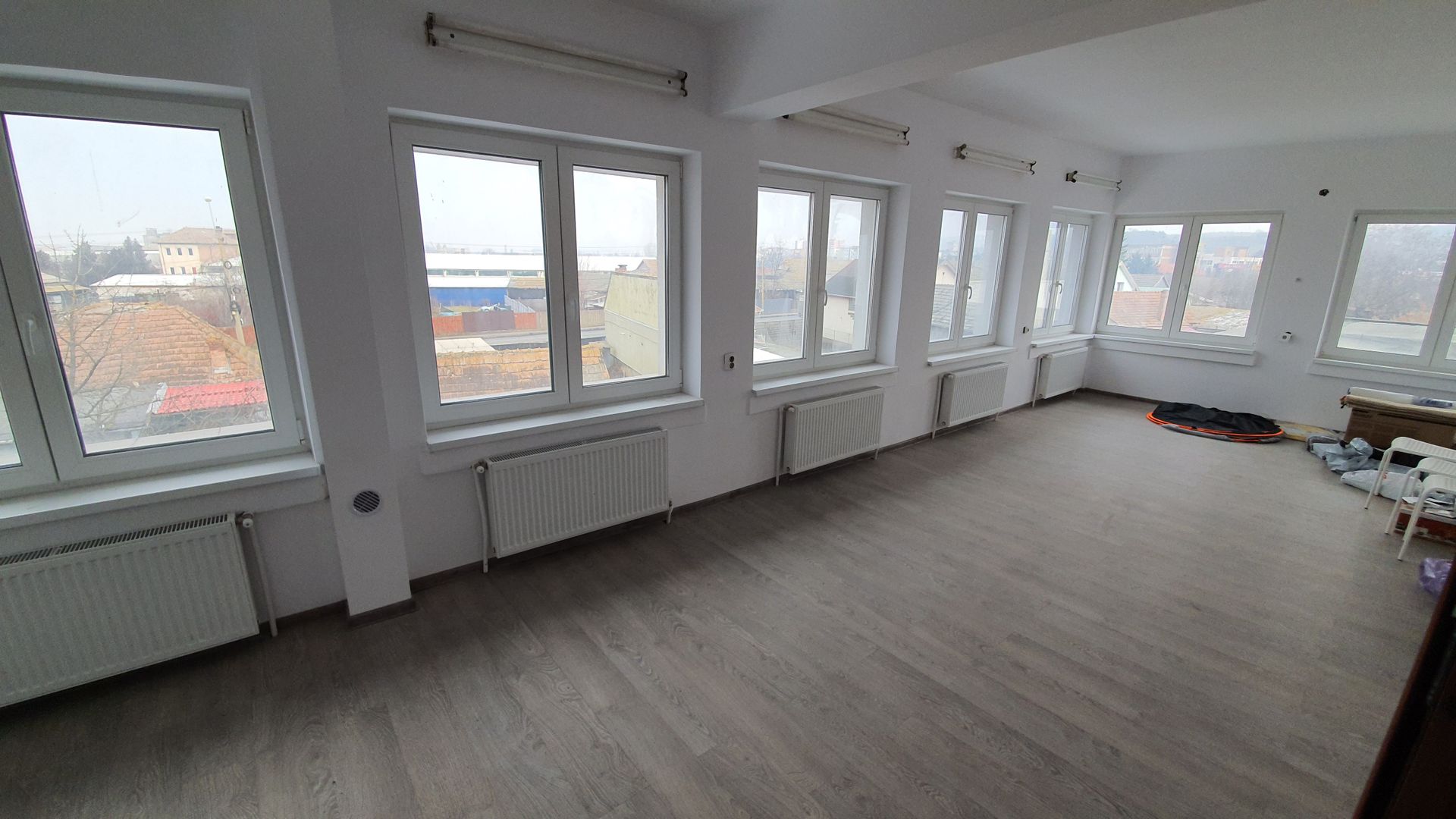 Spatii birouri,recent renovate si mobilate - Poză 10