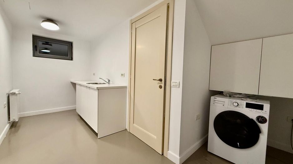 Refined Luxury Residence | Exclusive Villa with Private Spa - Poză 36
