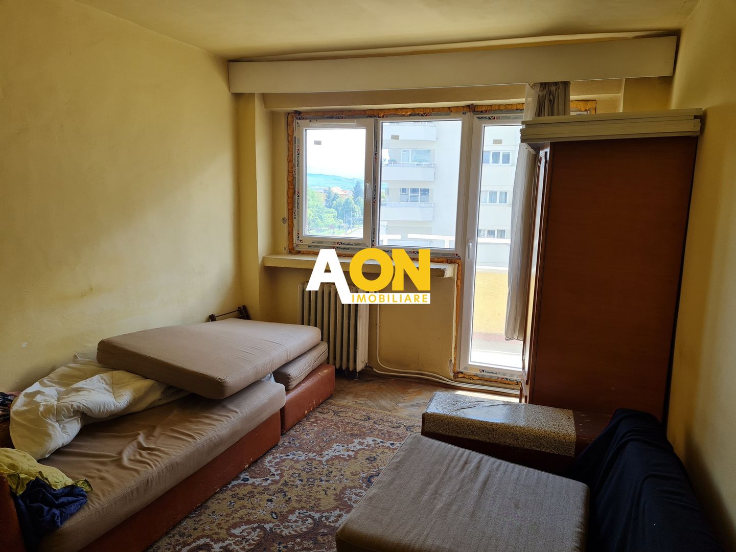 Apartament 4 Camere, Etaj 3, Decomandat, Zona Parc Cetate - Poză 2