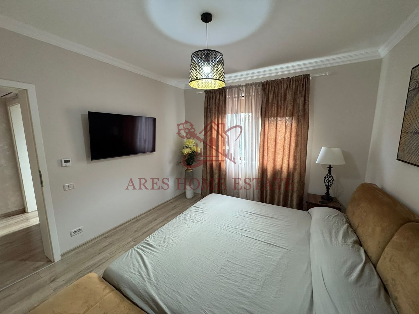 Casa 4 dormitoare, 3 bai, bucatarie inchisa si gradina – Bogdanestilor - Poză 13