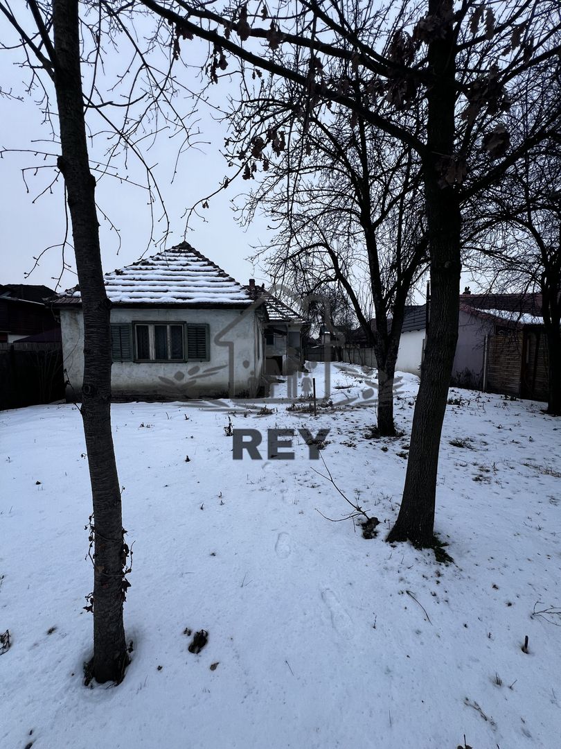 Cartier Lazaret - Teren de casa cu casă 568 mp - Poză 1